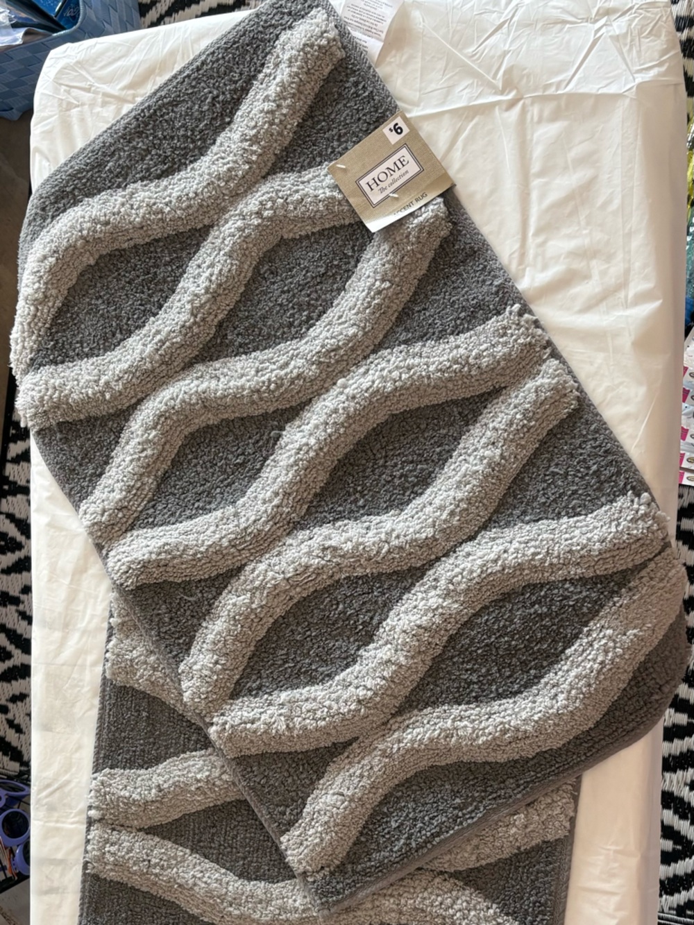 Home Interiors Gray Wave-Pattern Bath Mat